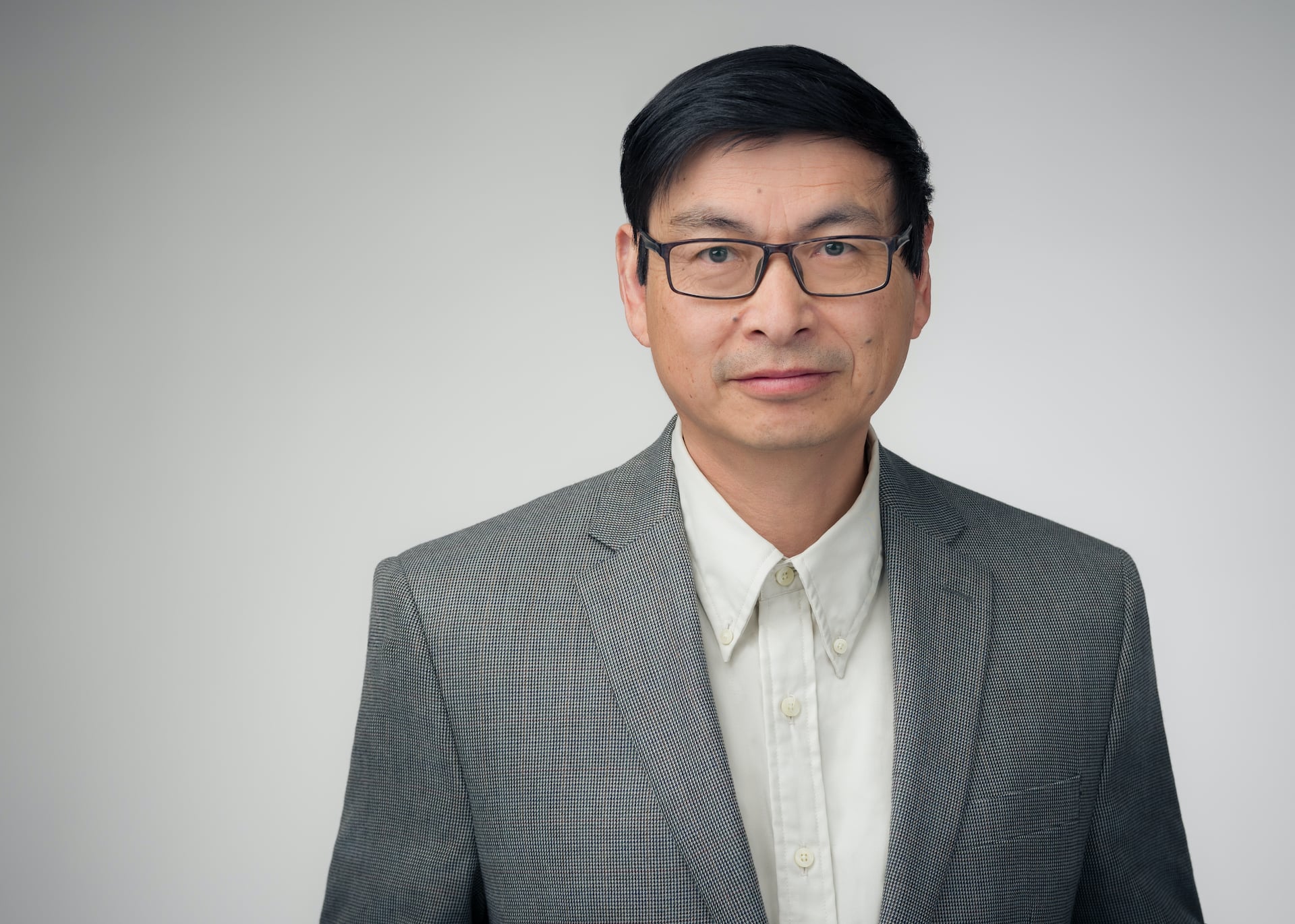 Frank Zhu headshot